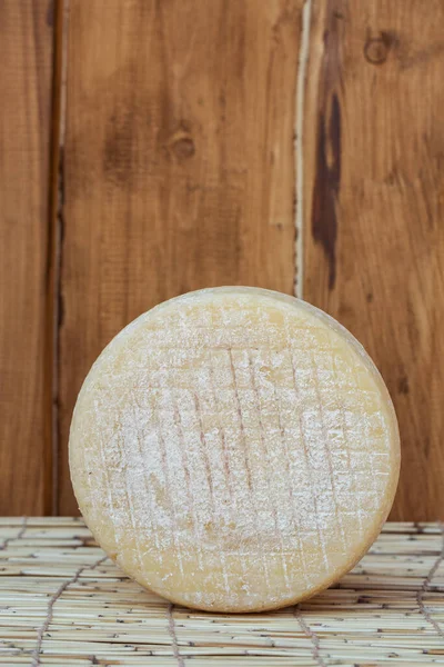 Whole Partmesan Pecorino Cheese Head Isolated Wooden Background — Stock Photo, Image