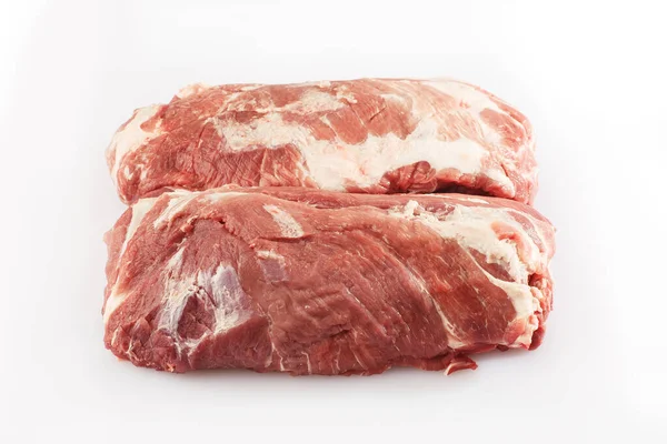 Lombo de porco de partes em um fundo branco. Porco cru. Publicidade para loja de carne e fazenda. Vários tipos de carne e pronto para cozinhar conceito. Vista superior. Espaço para texto — Fotografia de Stock