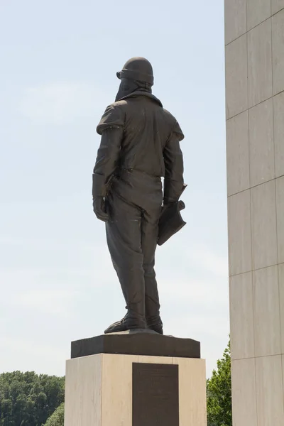 Bratislava, Slovakien - maj 2016: Statyn av allmänna Milan Rastislav Stefanik Royaltyfria Stockbilder