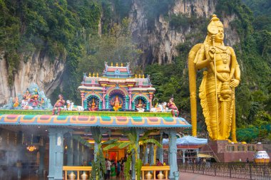 Batu mağaraları, Malezya - 2014: Kuala Lumpur, Malezya 'nın dışındaki Batu mağaralarını ziyaret eden insanlar