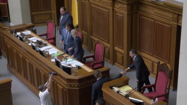 乌克兰总统沃洛德梅尔 泽伦斯基在最高拉达会议期间发言 乌克兰基辅的戈文 在最高拉达举行的第九次会议 乌克兰总统 乌克兰议会 — 图库视频影像