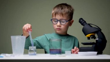 Bilim gelişimi. Doğa bilimi geçmişi. Fizik bilimi geçmişi. Coronavirus aşısı bulgusu. Araştırma ve deneyler.