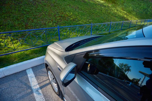 Volkswagen polosu yaz otoparkında
