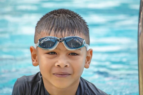 Asean Meninos Estão Nadando Piscina — Fotografia de Stock