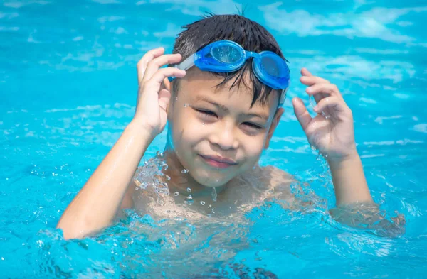 Asiático Menino Aprendeu Nadar Piscina — Fotografia de Stock