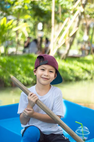 Boy Boating Park — Stock Photo, Image