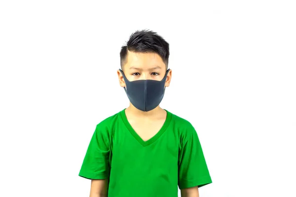 Aislado Asiático Chico Usando Una Máscara Fondo Blanco Con Recorte —  Fotos de Stock