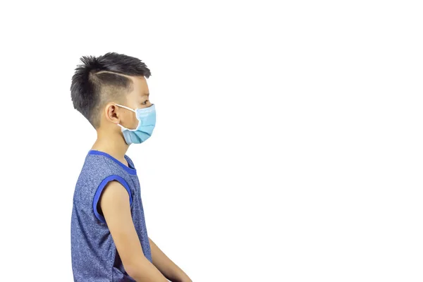 Isolierte Asiatische Junge Tragen Eine Maske Auf Weißem Hintergrund Mit — Stockfoto