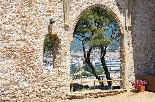 Tossa De Mar vista desde la iglesia en ruinas — Foto de Stock