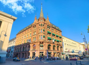 Tarihi kent merkezine yürüme turist