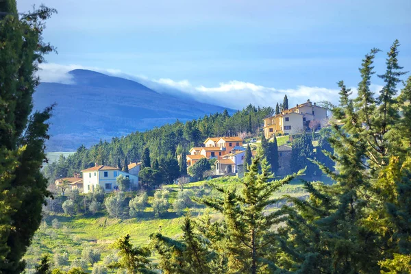 Paisaje en Toscana en el campo Rocca DOrcia — Foto de Stock