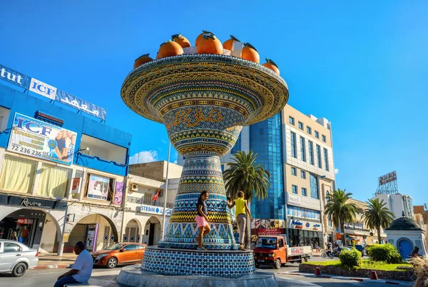 Nabeul Tunísia Julho 2017 Cityscape Com Escultura Cerâmica Estrada Centro — Fotografia de Stock