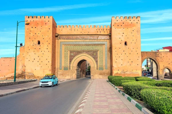 Αρχαία Πύλη Της Πόλης Bab Khamis Στην Medina Των Μεκνών — Φωτογραφία Αρχείου