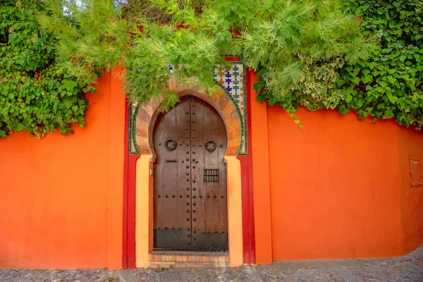 Granada Spain October 2016 Scenic View Beautiful Wooden Door Colorful — Stock Photo, Image