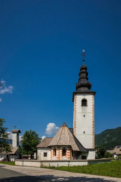 Iglesia en Stara Fuzina, Bohinj, Eslovenia — Foto de Stock