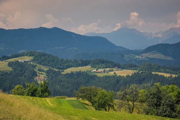 スロベニアの風景in Sveti Tomaz, Skofja Loka,スロベニア — ストック写真