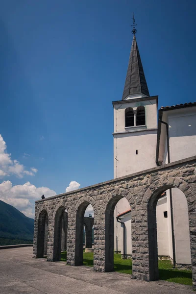 Église de Sv. Anton à Kobarid, Slovénie — Photo