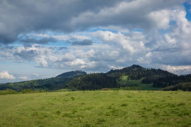 Pieniny, Malopolskie, Po 'daki Üç Taç' ın zirvesine bakın.