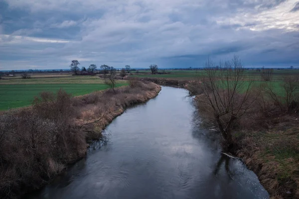 Река Вержица в Гневе, Поморские, Польша — стоковое фото