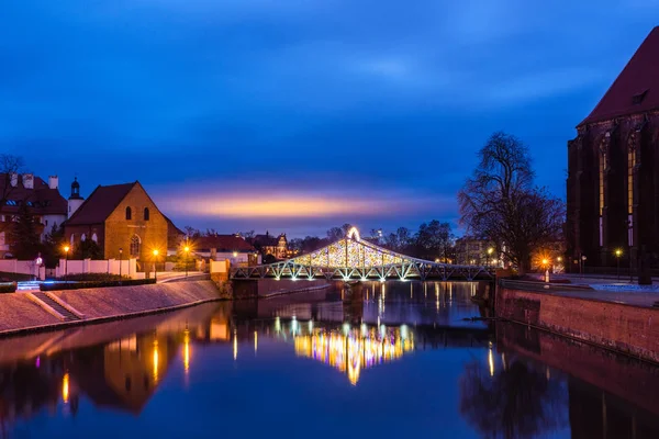 Puente Tumski por la noche en Wroclaw, Silesia, Polonia — Foto de Stock