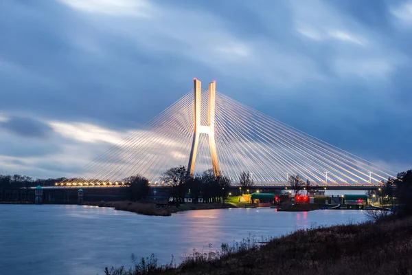 Ponte Redzinski sobre o rio Odra em Wroclaw, Silésia, Polónia — Fotografia de Stock