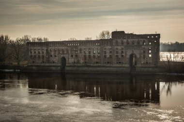 Modlin Kalesi (1844 'ten kalma tahıl kalıntıları) Nowy Dwor Mazowiecki, Polonya
