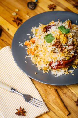Biryani pilavı (sebze biryani). Hint basmati pilavı, körili sebze.