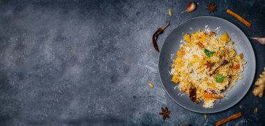 Biryani pilavı (sebze biryani). Hint basmati pilavı, körili sebze.