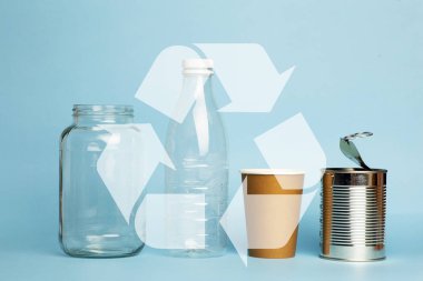 Plastik, metal, plastik ve kağıt geri dönüşümü. Çevresel Po