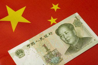 Çin Yuan 'ına karşı Çin bayrağı. Bir yuan..