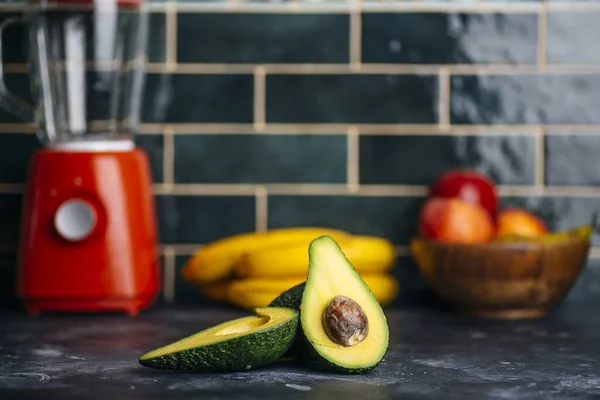 Obst Und Gemüse Auf Dem Küchentisch Für Frucht Smoothies Säfte — Stockfoto
