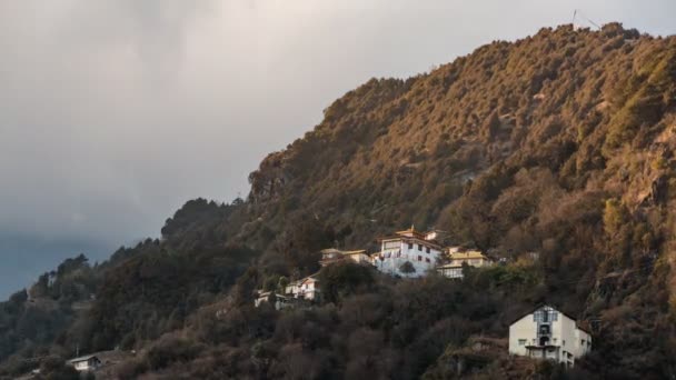 Tawang Manastırında Günbatımı Zamanlaması — Stok video