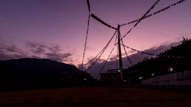 Timelapse Nubes Dramáticas Noche Sobre Monasterio Arunachal — Vídeos de Stock