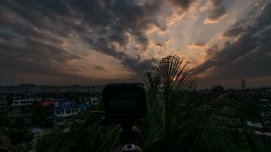 Hindistan 'da Günbatımı Zamanı 4K