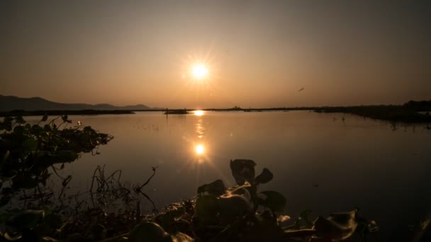 Timelapse Del Atardecer Lago — Vídeos de Stock