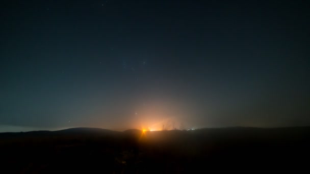 Nocne Niebo Timelapse Nad Lokalnym Domku Meghalaya — Wideo stockowe