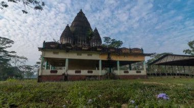 Assam 'daki eski tapınağın zamanı geldi.