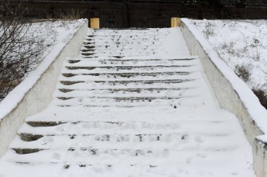 Kış beach Kırım'Karadeniz kıyısında