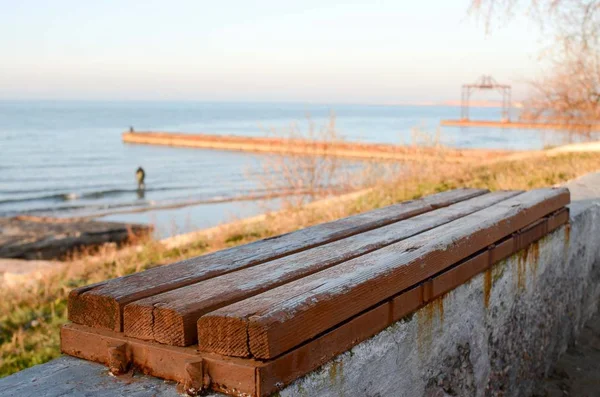 Banc sur le front de mer de la Crimée de la mer Noire — Photo