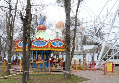 Yevpatoriya Kırım 'ın kordonunda Carousel