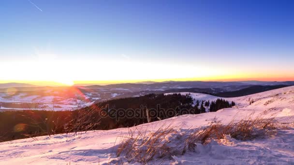 Sunset and stars at dusk in Carpathian mountain range. — Stock Video