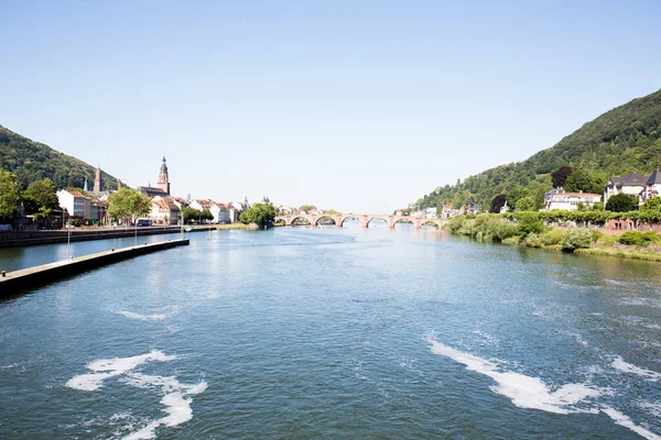 Fernsicht Entlang Des Neckars Mit Brücke Und Gebäuden Heidelberg Einem — Stockfoto