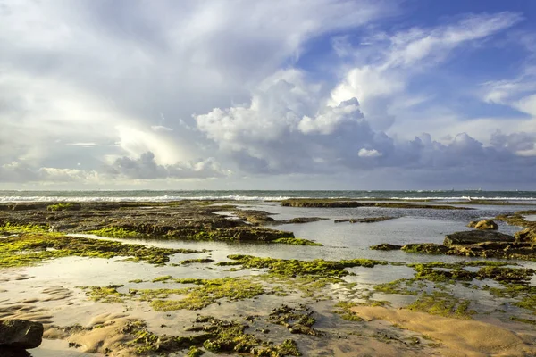 Paysage marin de la plage Ain Sebaa, Casablanca. Maroc . — Photo