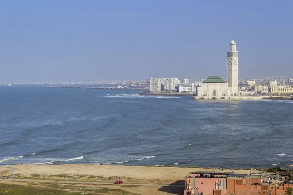 Majáku El Hank panoramatický pohled shora na Grande Mosquee Hassan Ii — Stock fotografie