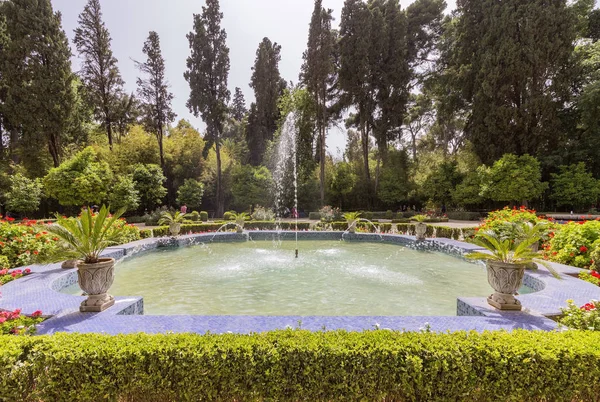 Jnan Sbil (Bou Jeloud Gardens), ancient city Royal park near old Medina in Fez, — Stock Photo, Image