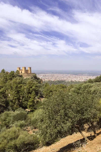 Oude fort genaamd Kasbah Ras el-Ain, in Asserdoun, provincie van Beni Mellal. — Stockfoto