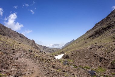 Atlas Dağları ve Kuzey Afrika'da Toubkal Milli Parkı, tepe katiyen 4,167m en yüksek olduğu