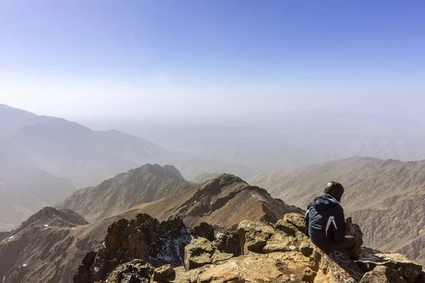 Parco nazionale Toubkal, la vetta con 4.167m è la più alta delle montagne dell'Atlante e del Nord Africa — Foto Stock