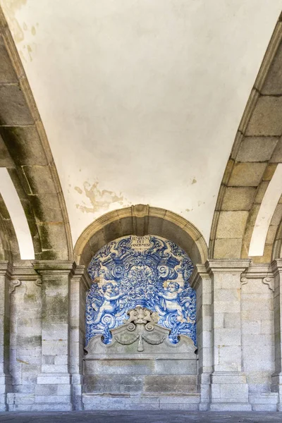 Porto Cathedral Catholic church, architectural detail. Unesco World Heritage Site.  Construction started around 1110 — Stock Photo, Image