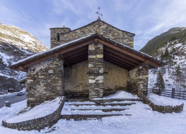 11-12. yüzyıl, Andorra Sant Joan de Caselles kilise inşa.
